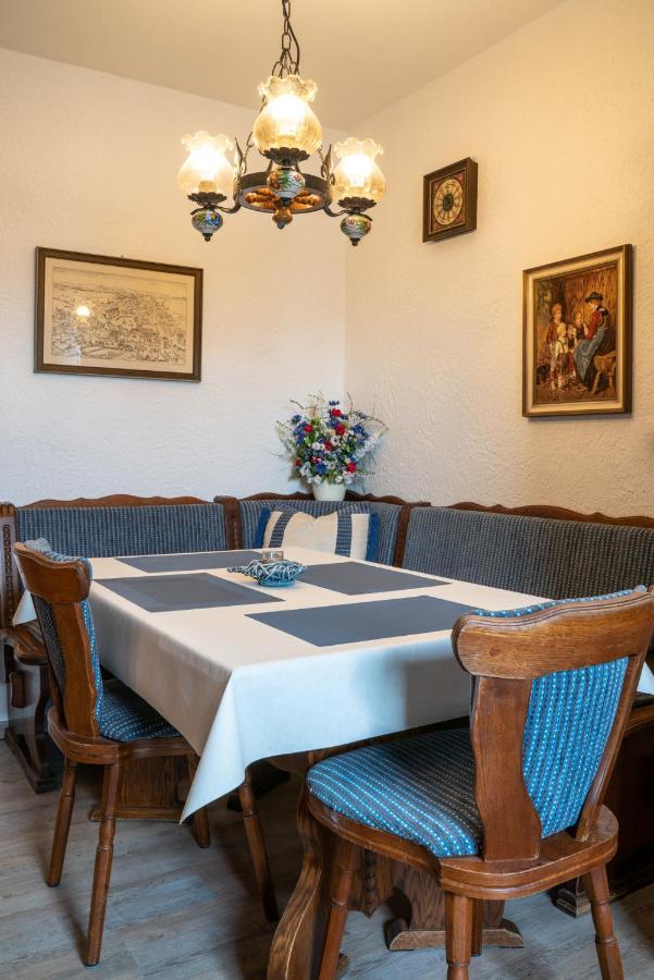 Ferienwohnung Bichler Altötting Szoba fotó